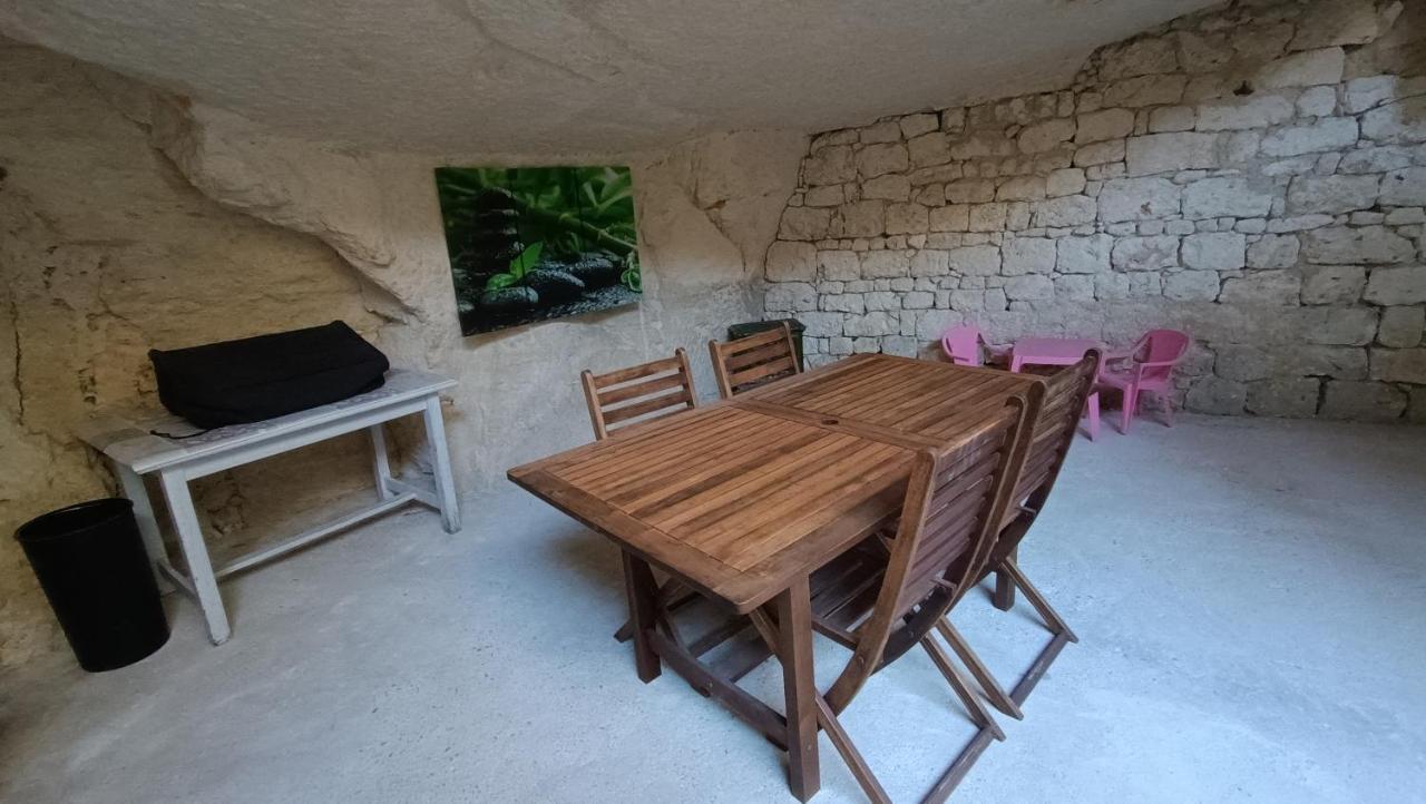 Meuble De Tourisme Petit Chail Saint Savinien Eksteriør billede
