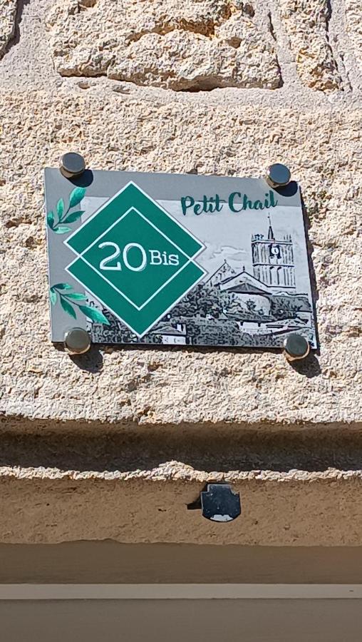 Meuble De Tourisme Petit Chail Saint Savinien Eksteriør billede